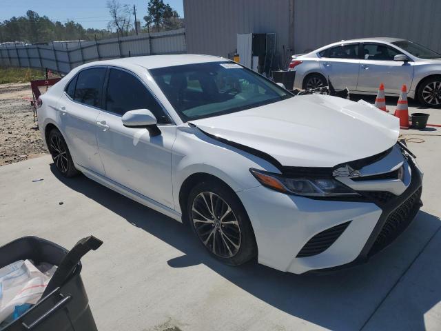 TOYOTA CAMRY 2018 Белый