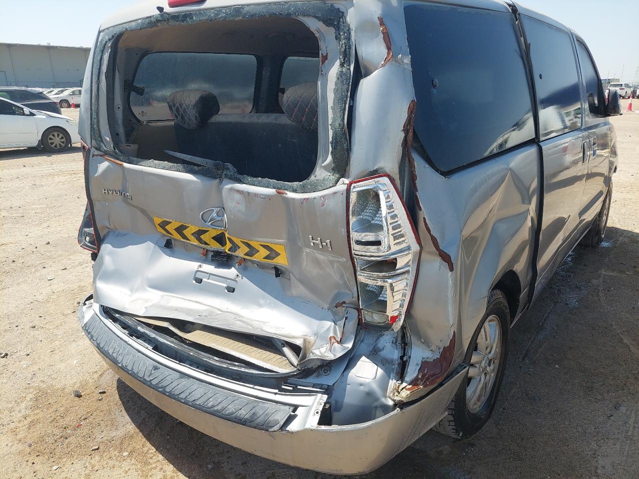 KMJWA37R4GU804568 - 2006 Hyundai H1 - #50849305