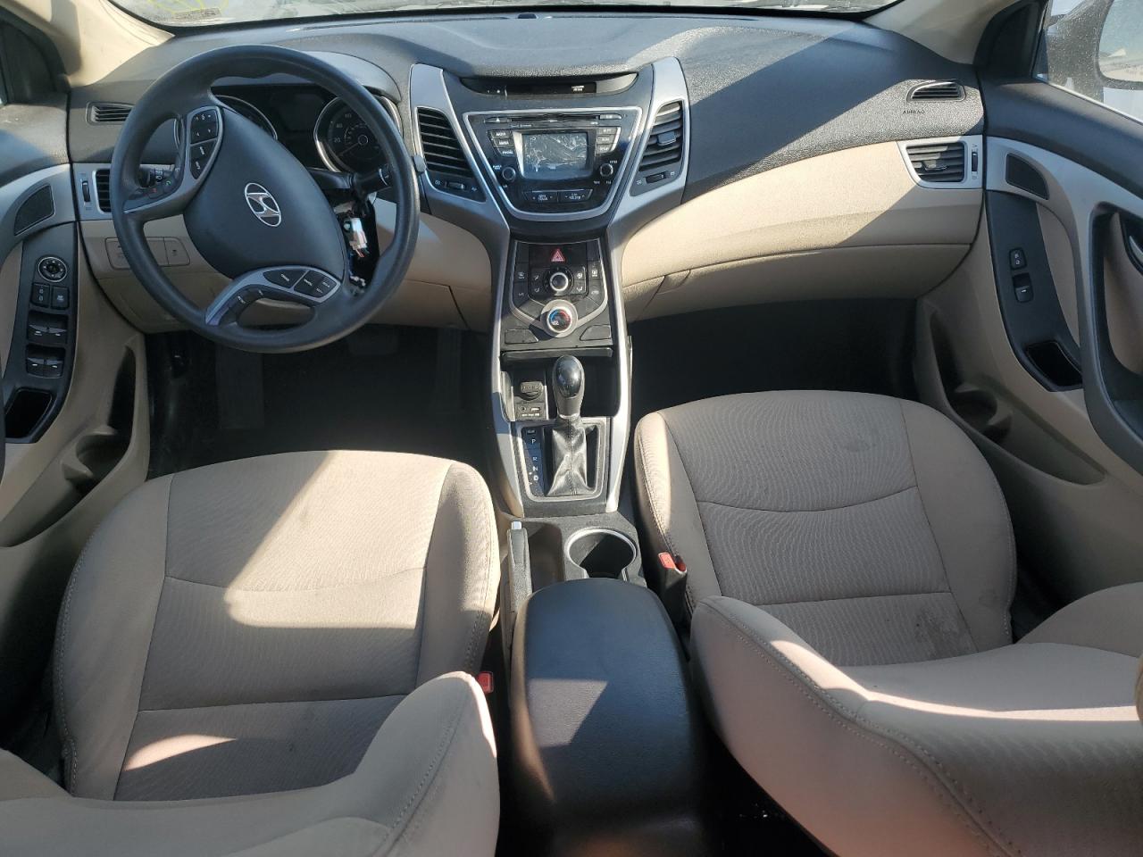 2016 Hyundai Elantra - Image 8