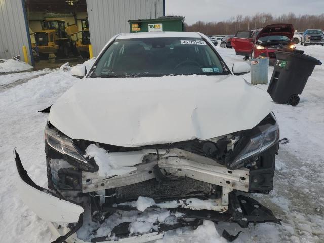  TOYOTA CAMRY 2019 Biały