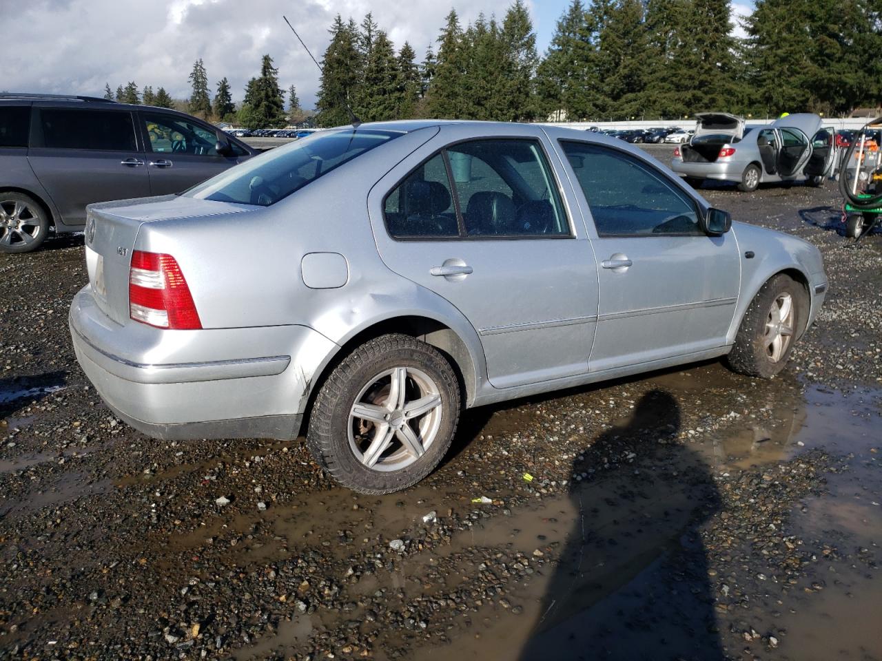 2004 Volkswagen Jetta - Image 3