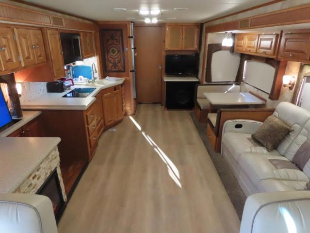 2010 FREIGHTLINER CHASSIS XC