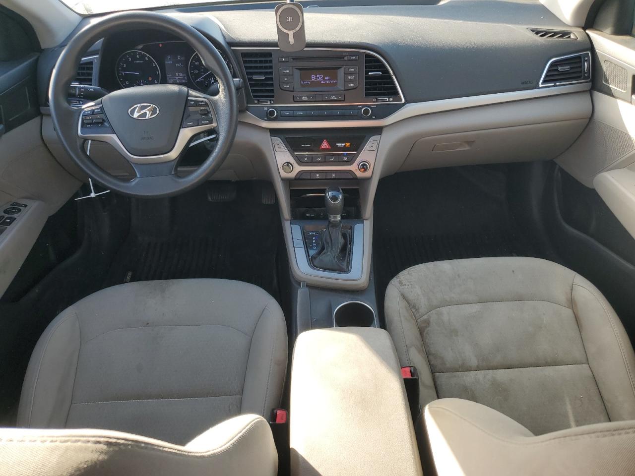 2017 Hyundai Elantra - Image 8