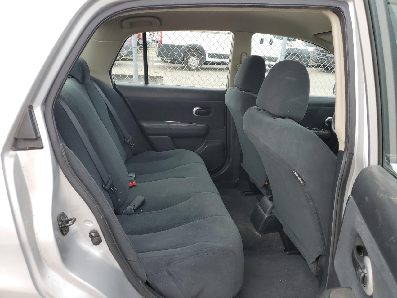 2010 Nissan Versa - Image 10