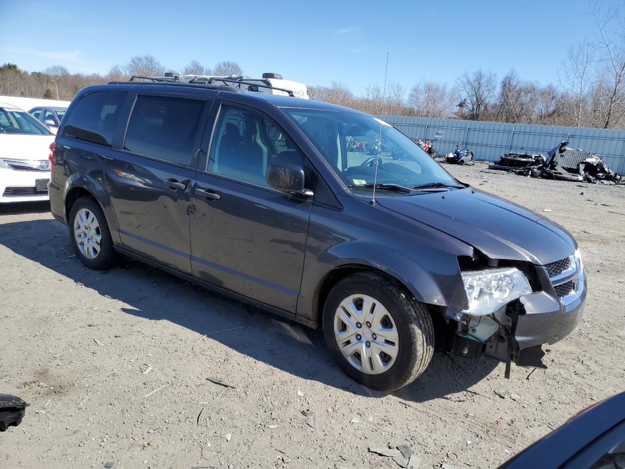 2019 Dodge Caravan - Image 4