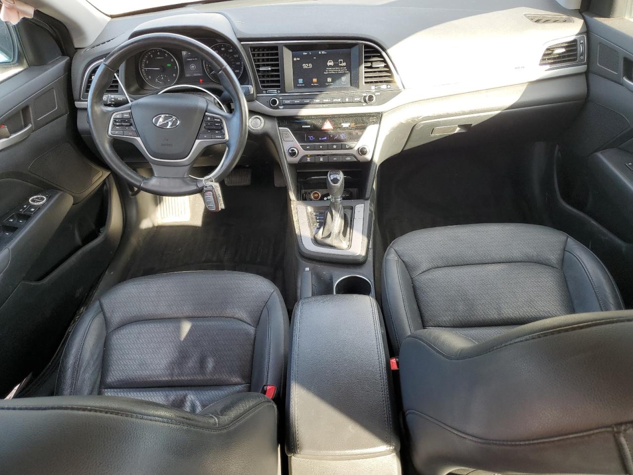 2017 Hyundai Elantra - Image 8