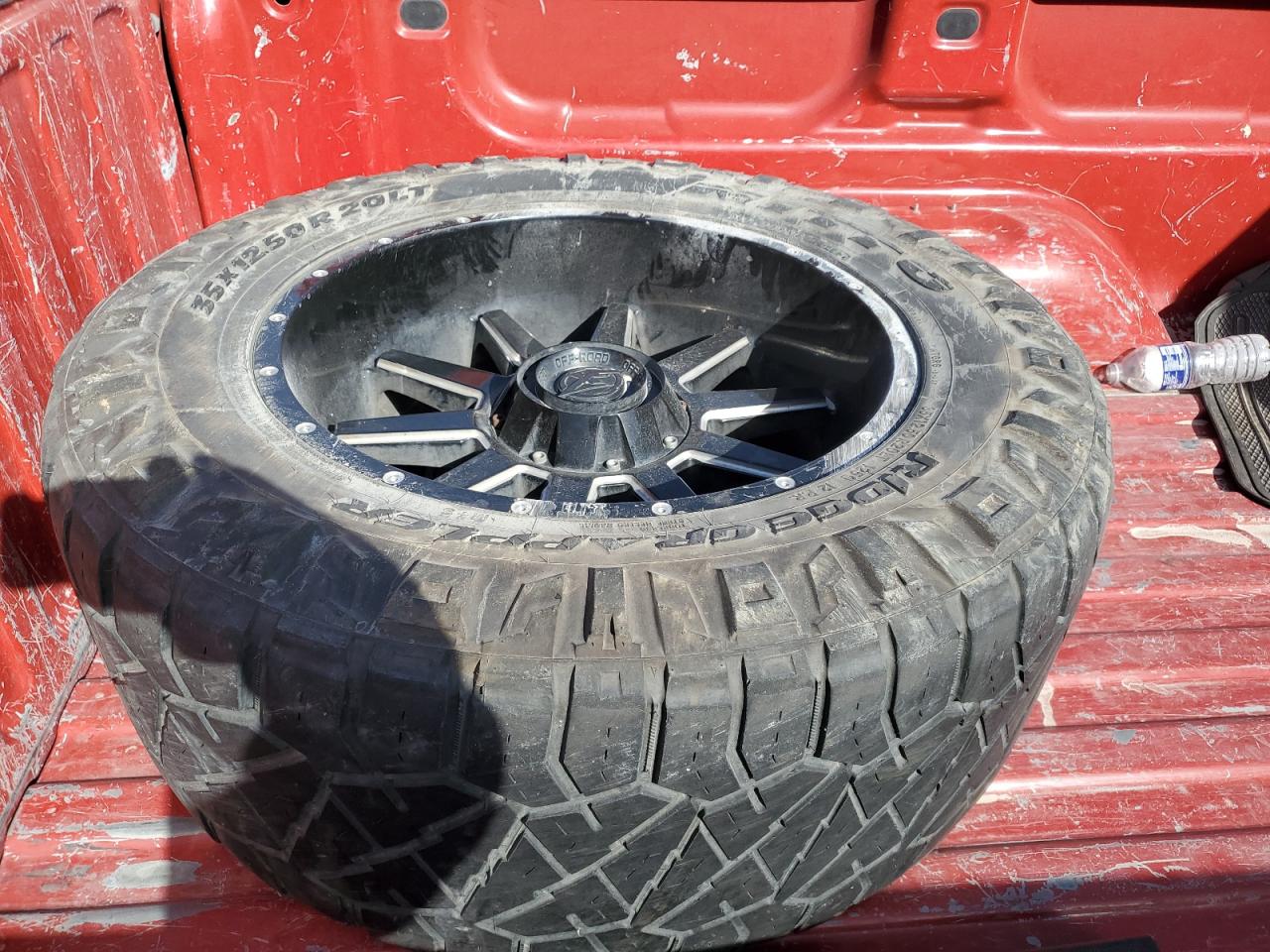 2007 Chevrolet Silverado - Image 12