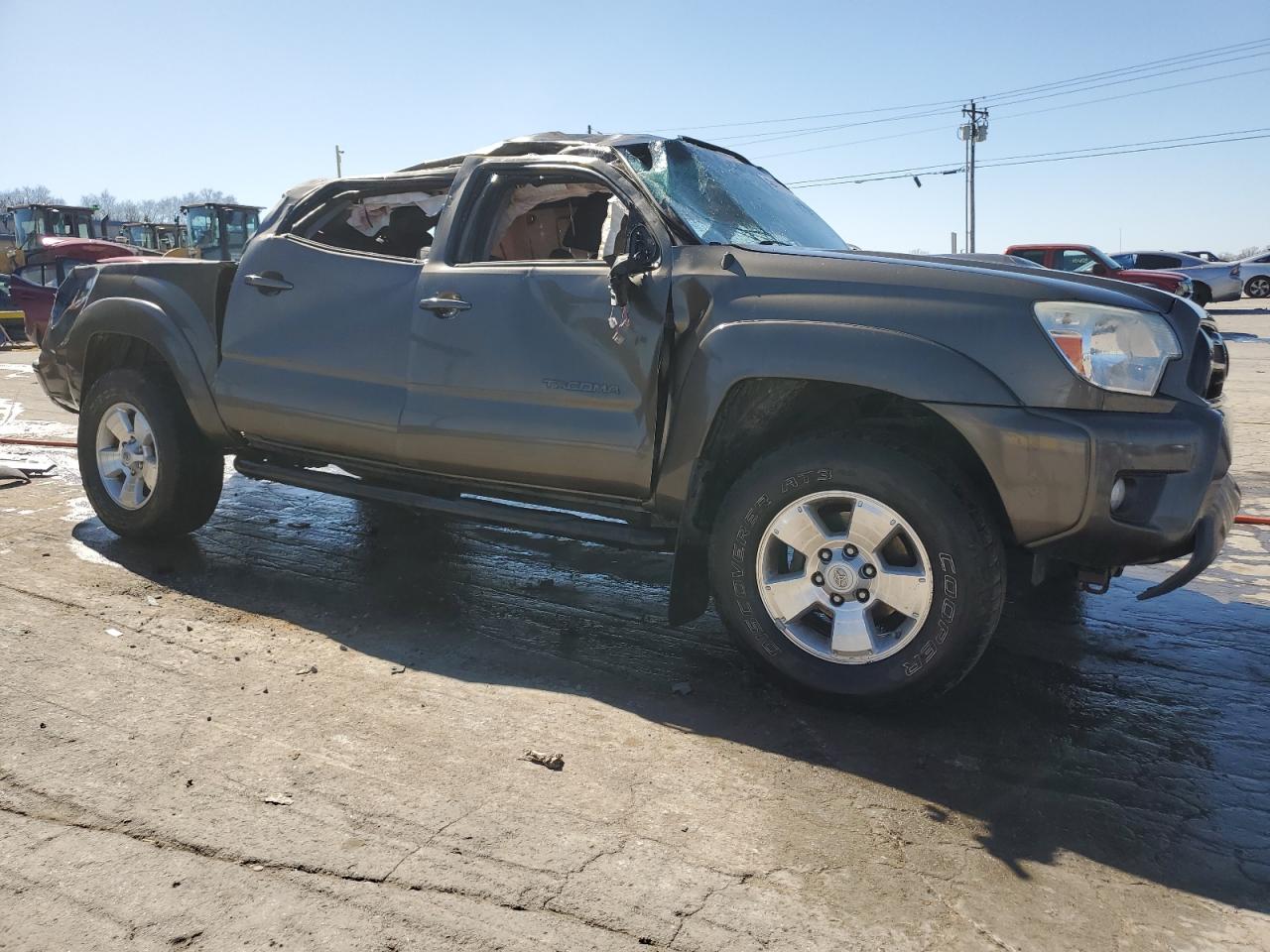 2015 Toyota Tacoma - Image 4