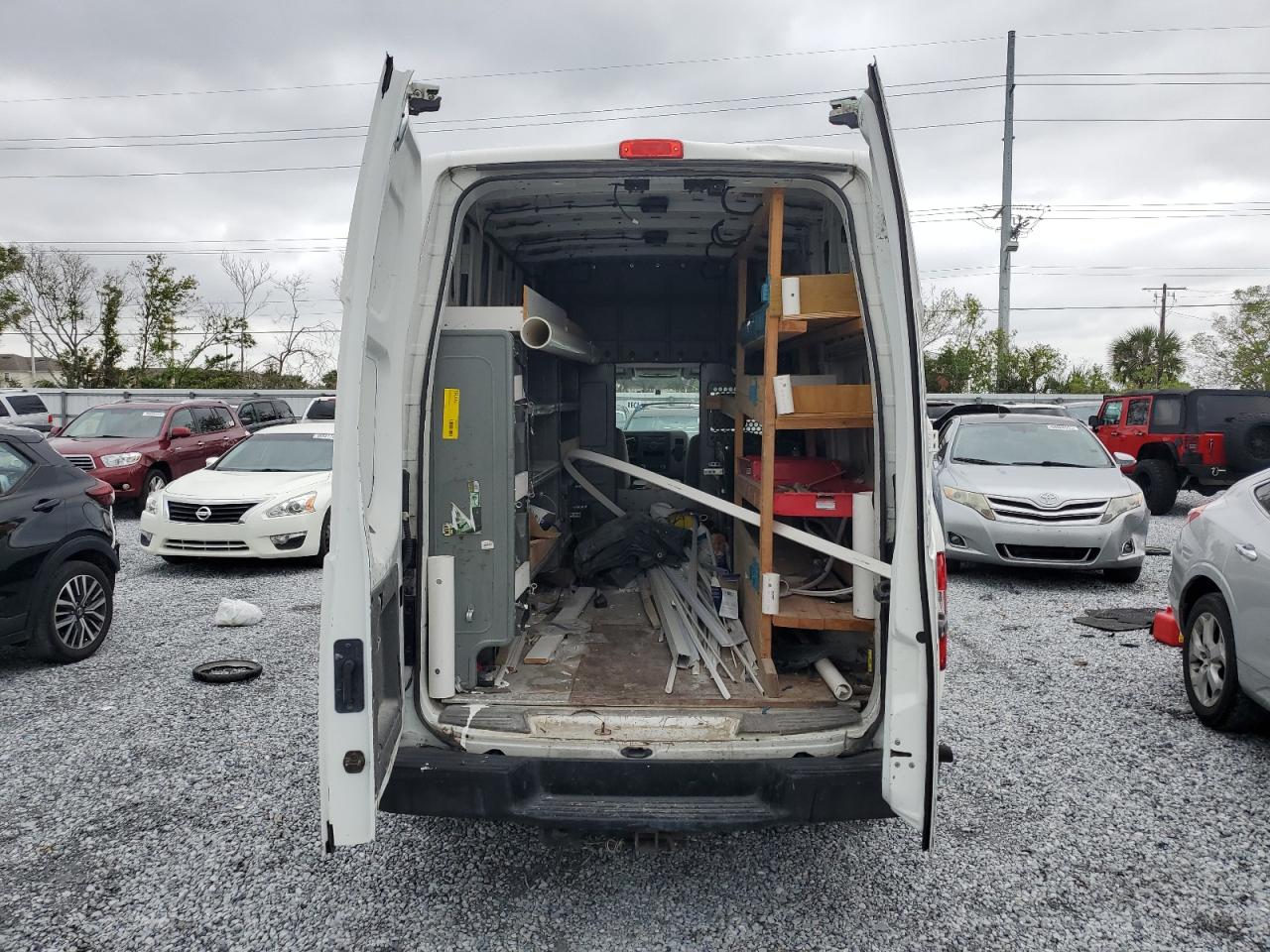 2013 Nissan NV - Image 10