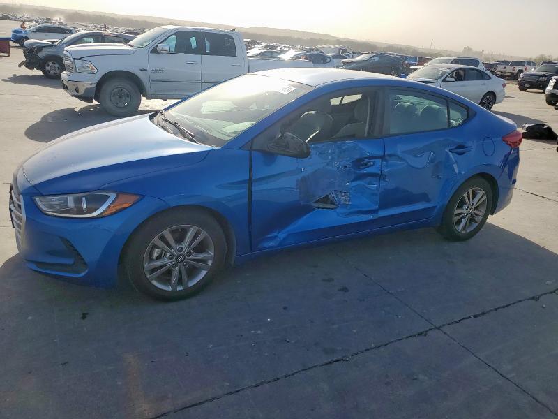  HYUNDAI ELANTRA 2017 Синий