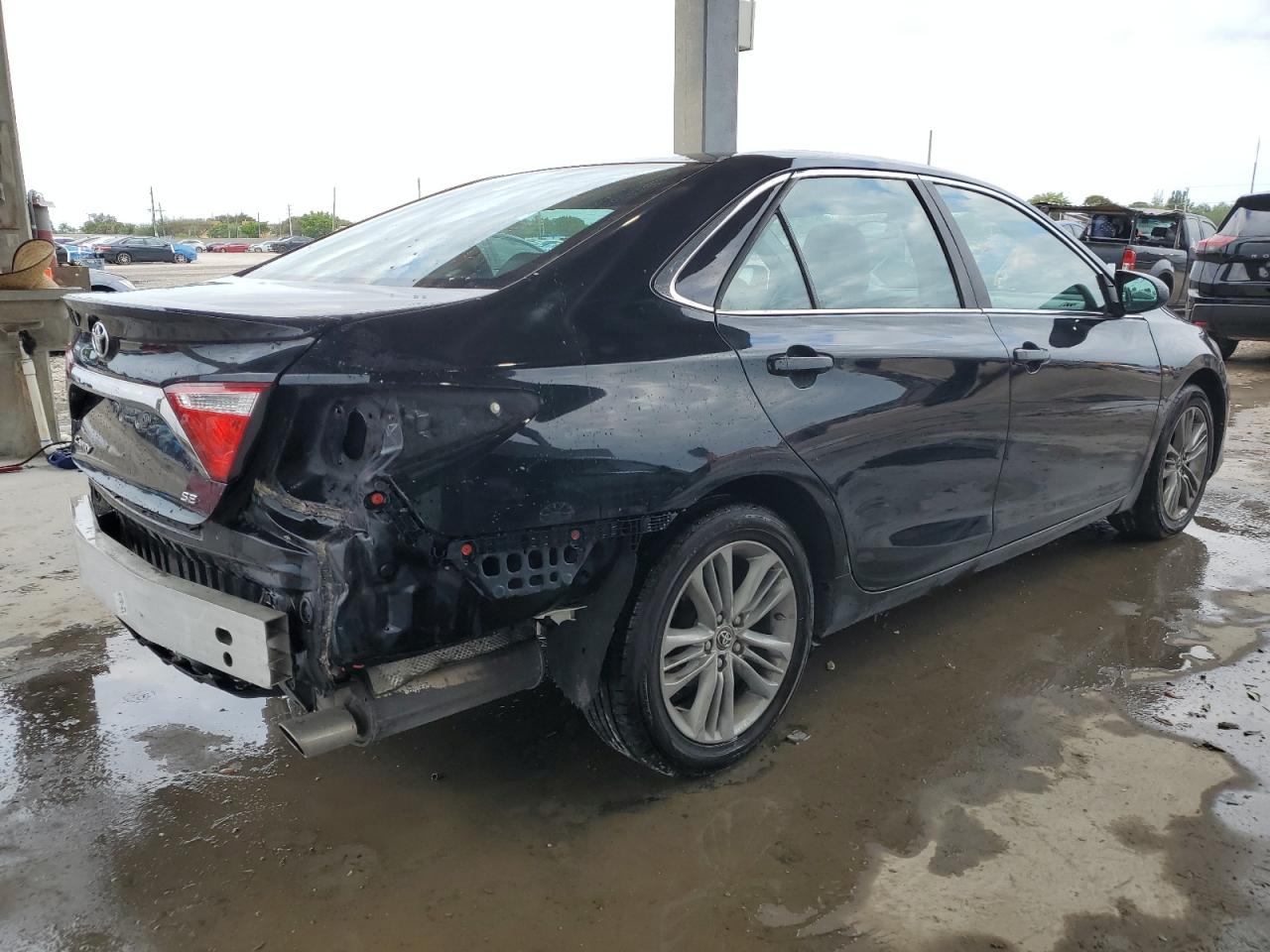 2015 Toyota Camry - Image 3