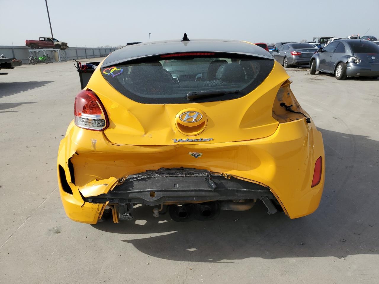 2013 Hyundai Veloster - Image 6