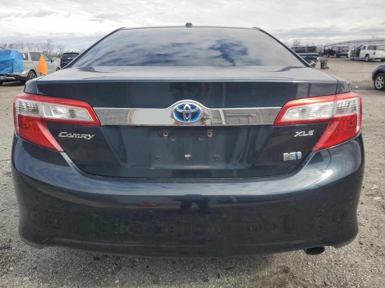 2014 Toyota Camry - Image 6