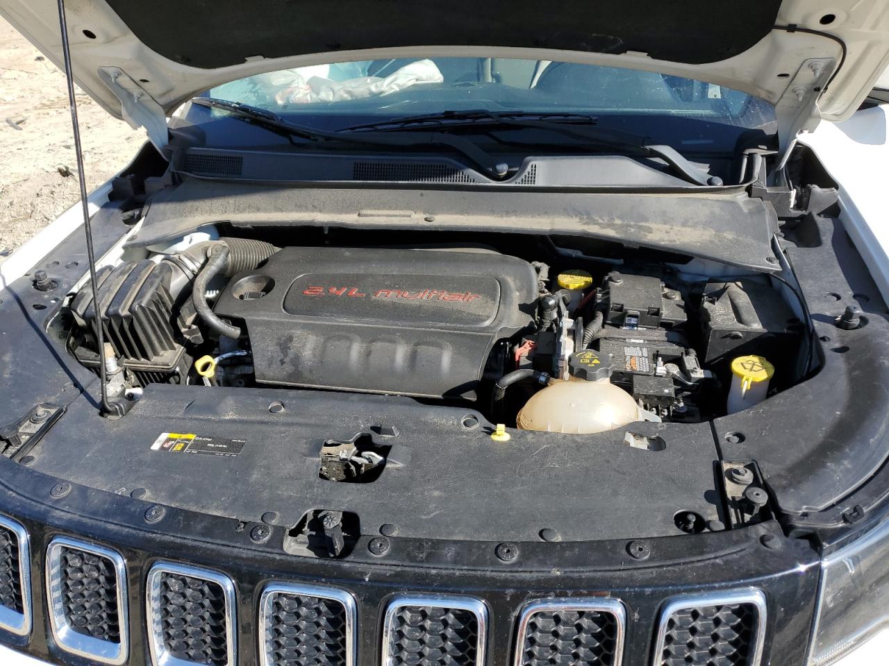 2018 Jeep Compass - Image 13