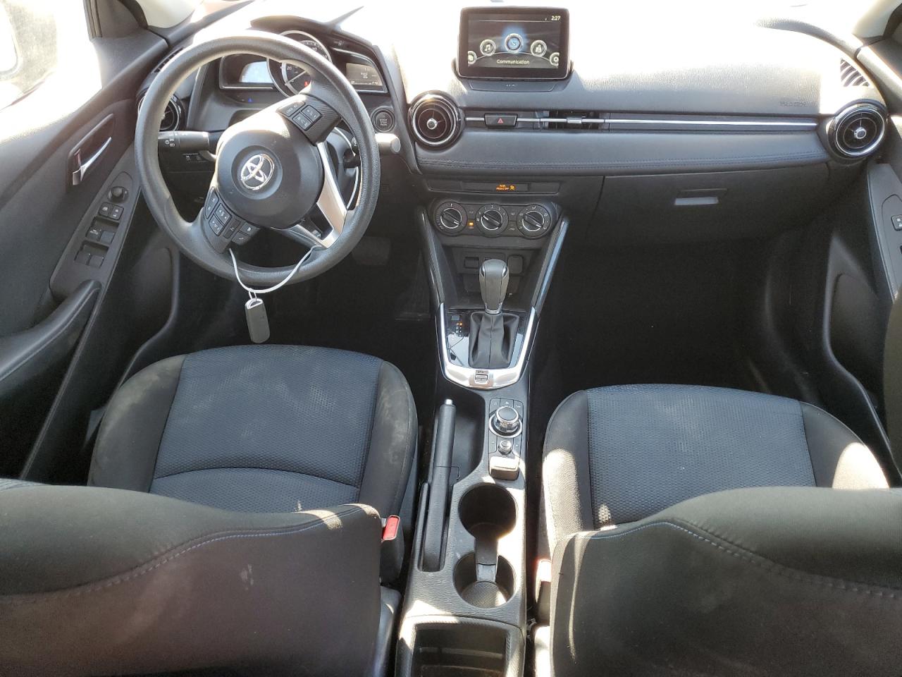 2017 Toyota Yaris - Image 8