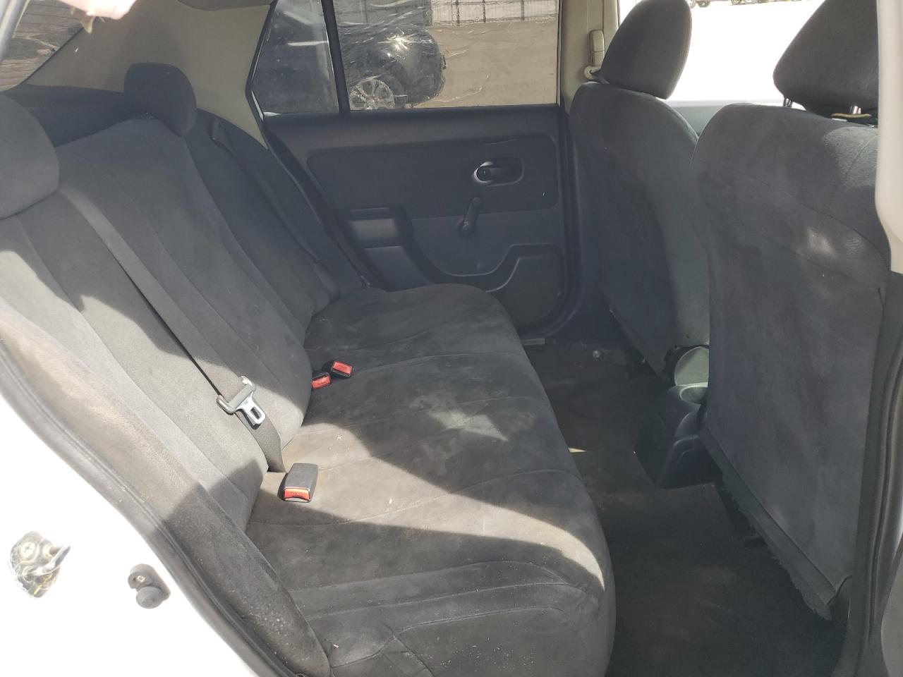 2011 Nissan Versa - Image 10