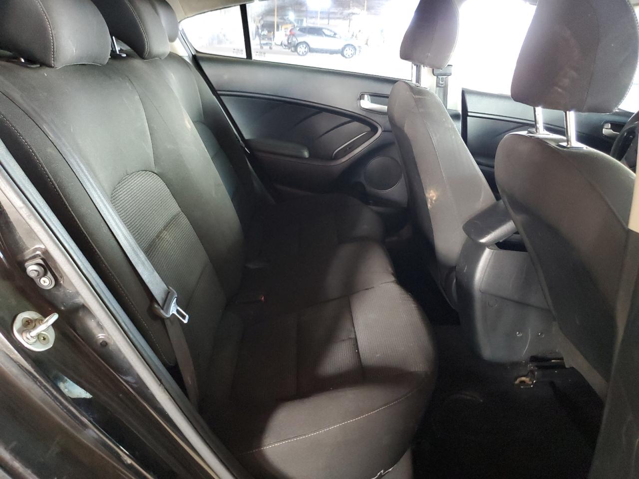 2017 Kia Forte - Image 10