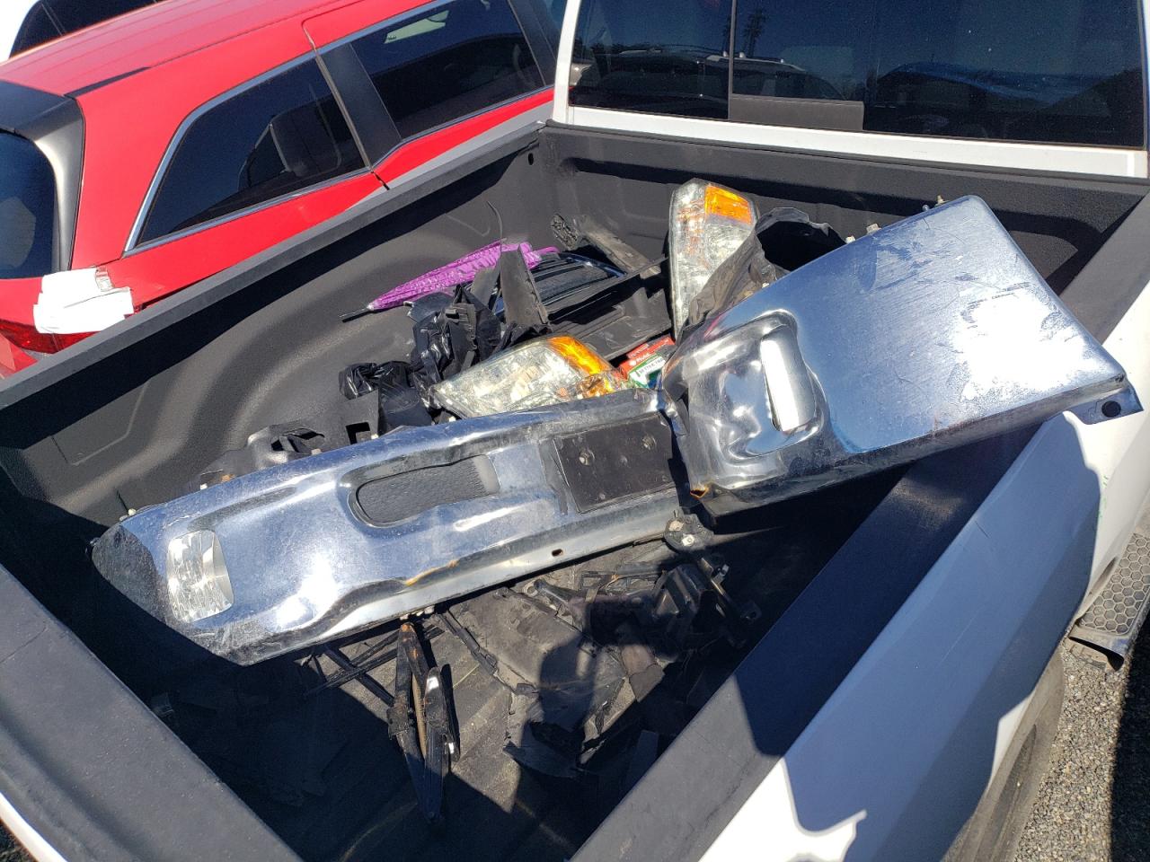 2015 RAM 1500 - Image 12