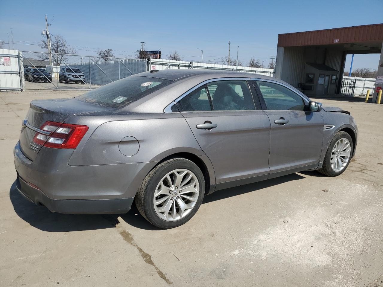 2013 Ford Taurus - Image 3