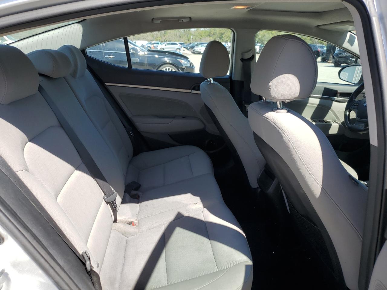 2018 Hyundai Elantra - Image 10