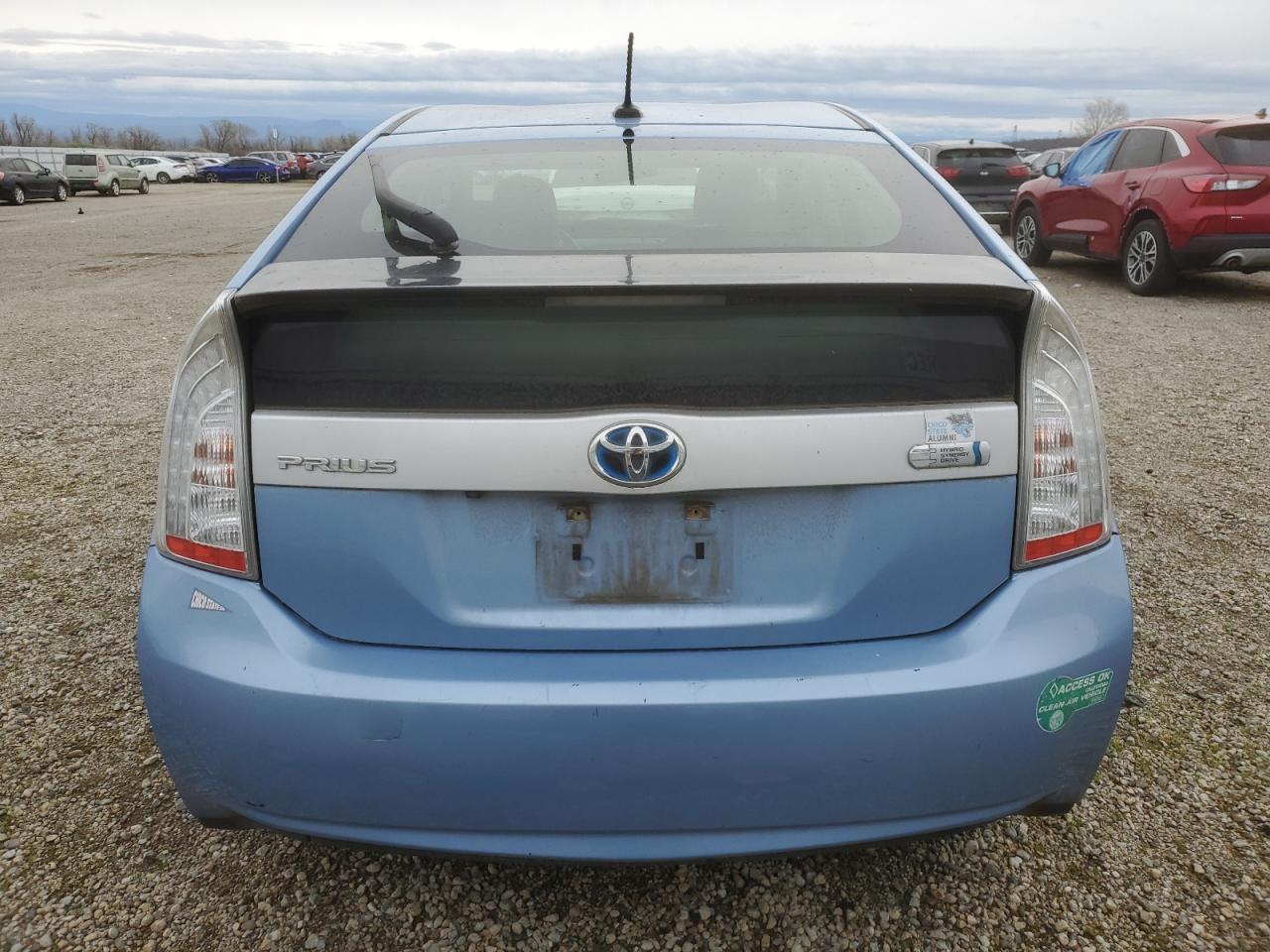 2015 Toyota Prius - Image 6