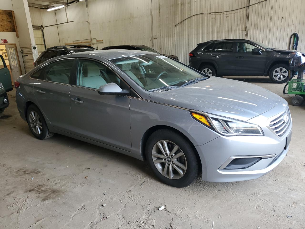 2017 Hyundai Sonata - Image 4