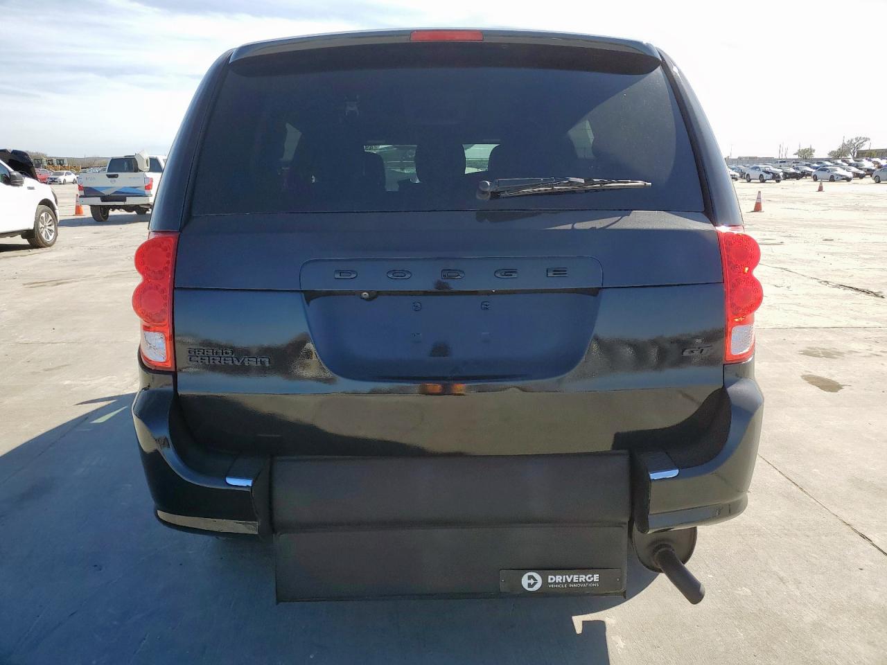 2020 Dodge Caravan - Image 6
