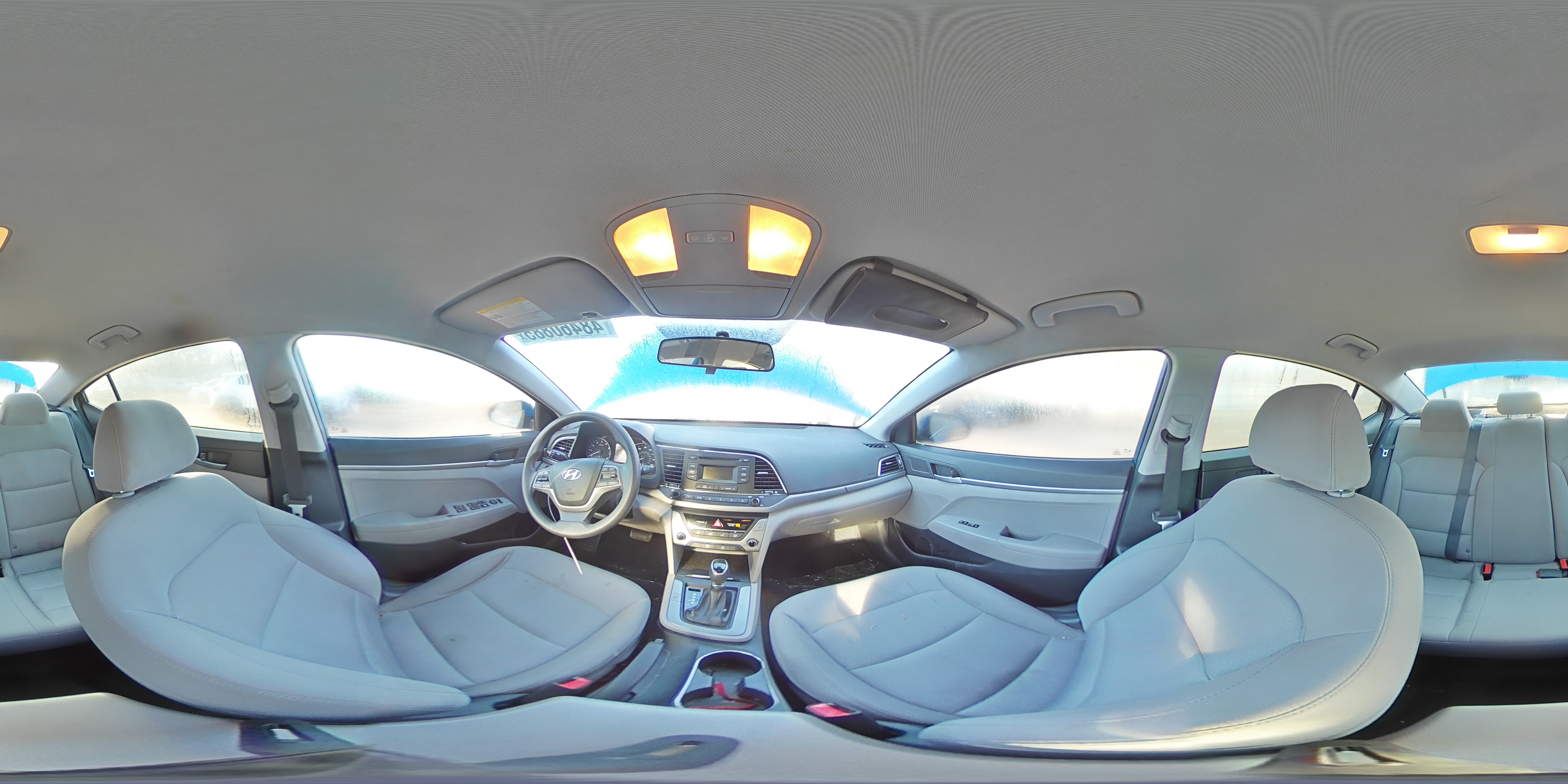 2018 Hyundai Elantra - Image 13