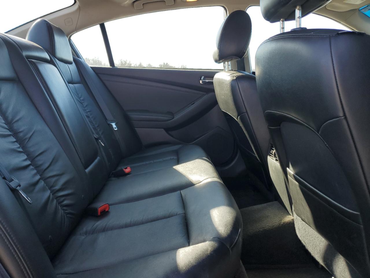 2012 Nissan Altima - Image 10