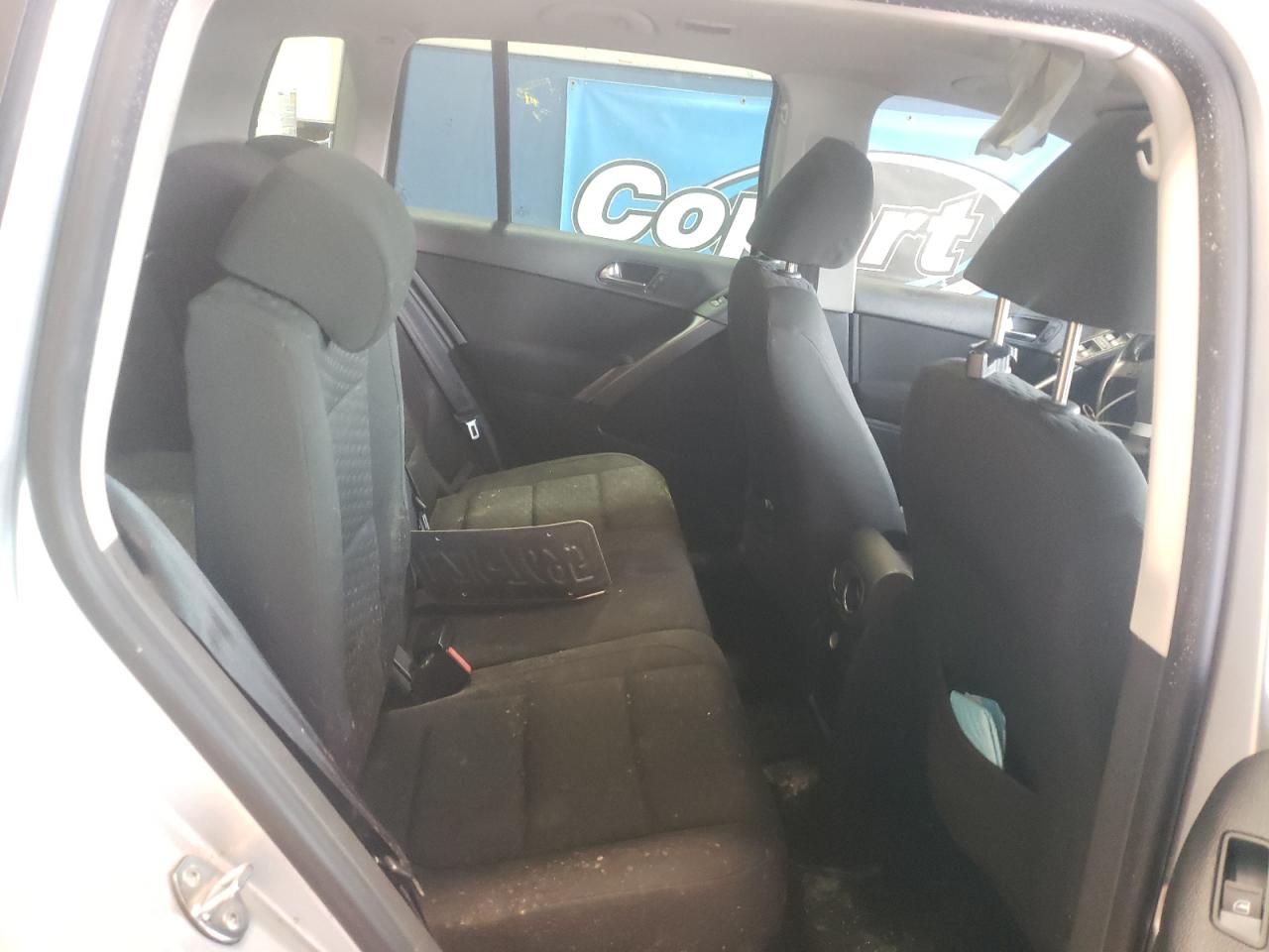2009 Volkswagen Tiguan - Image 11