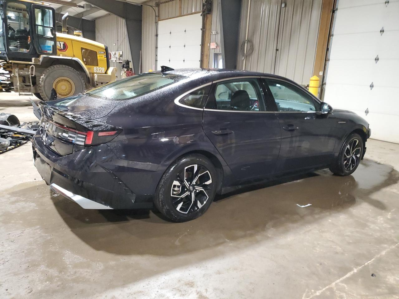 2024 Hyundai Sonata - Image 3