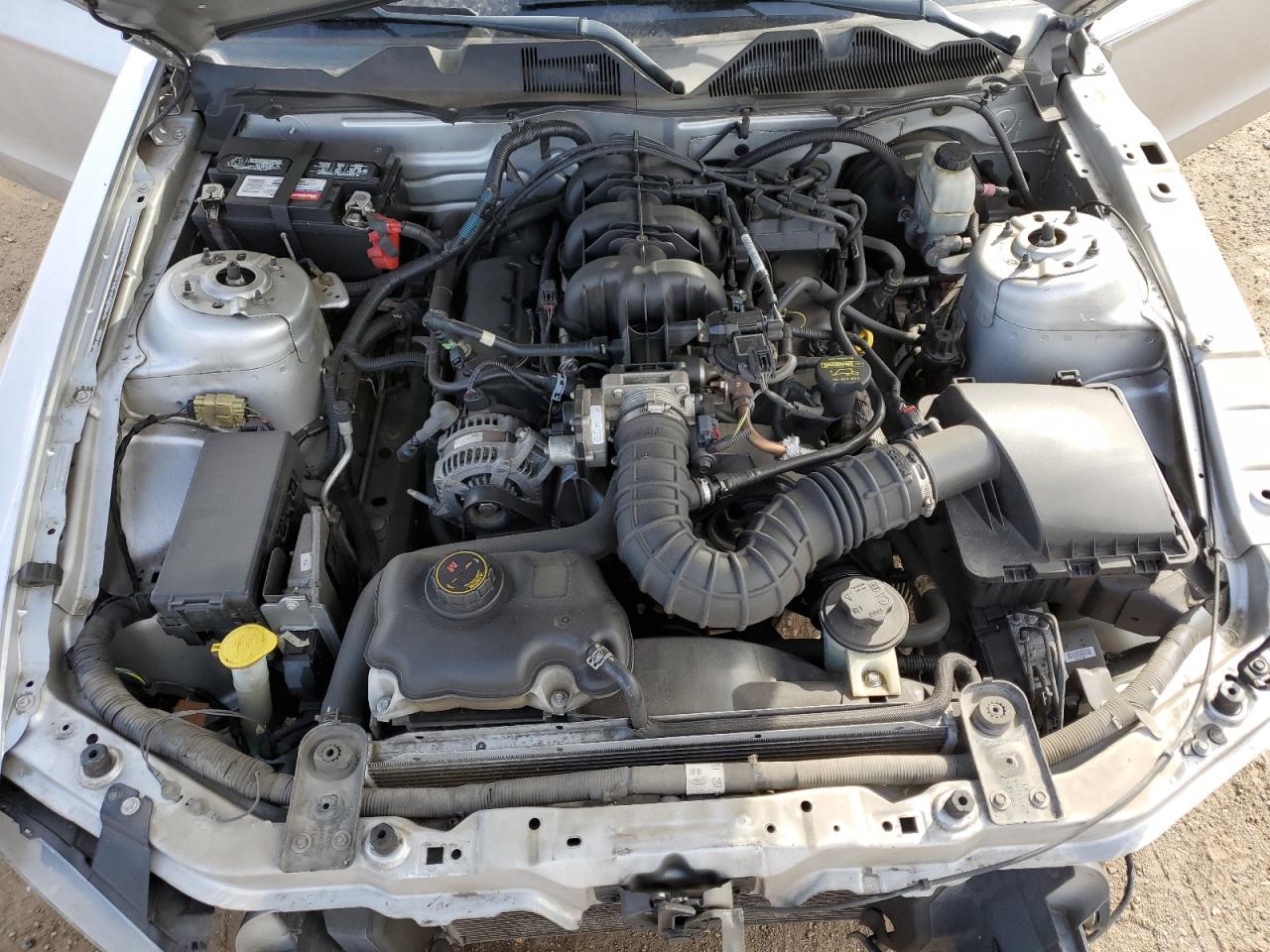 2010 Ford Mustang - Image 13
