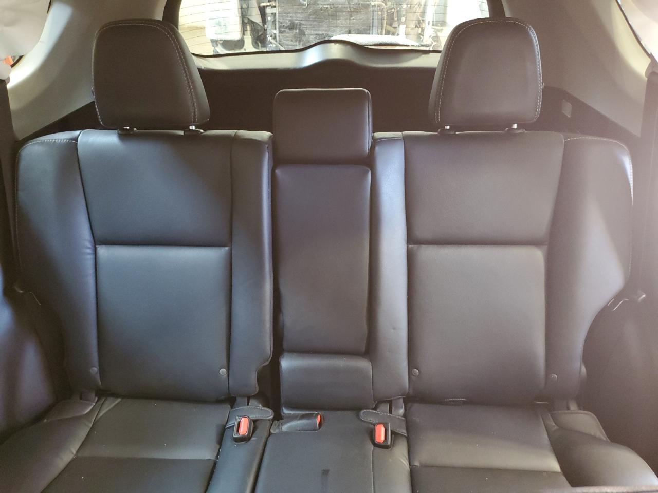 2017 Toyota RAV 4 - Image 10