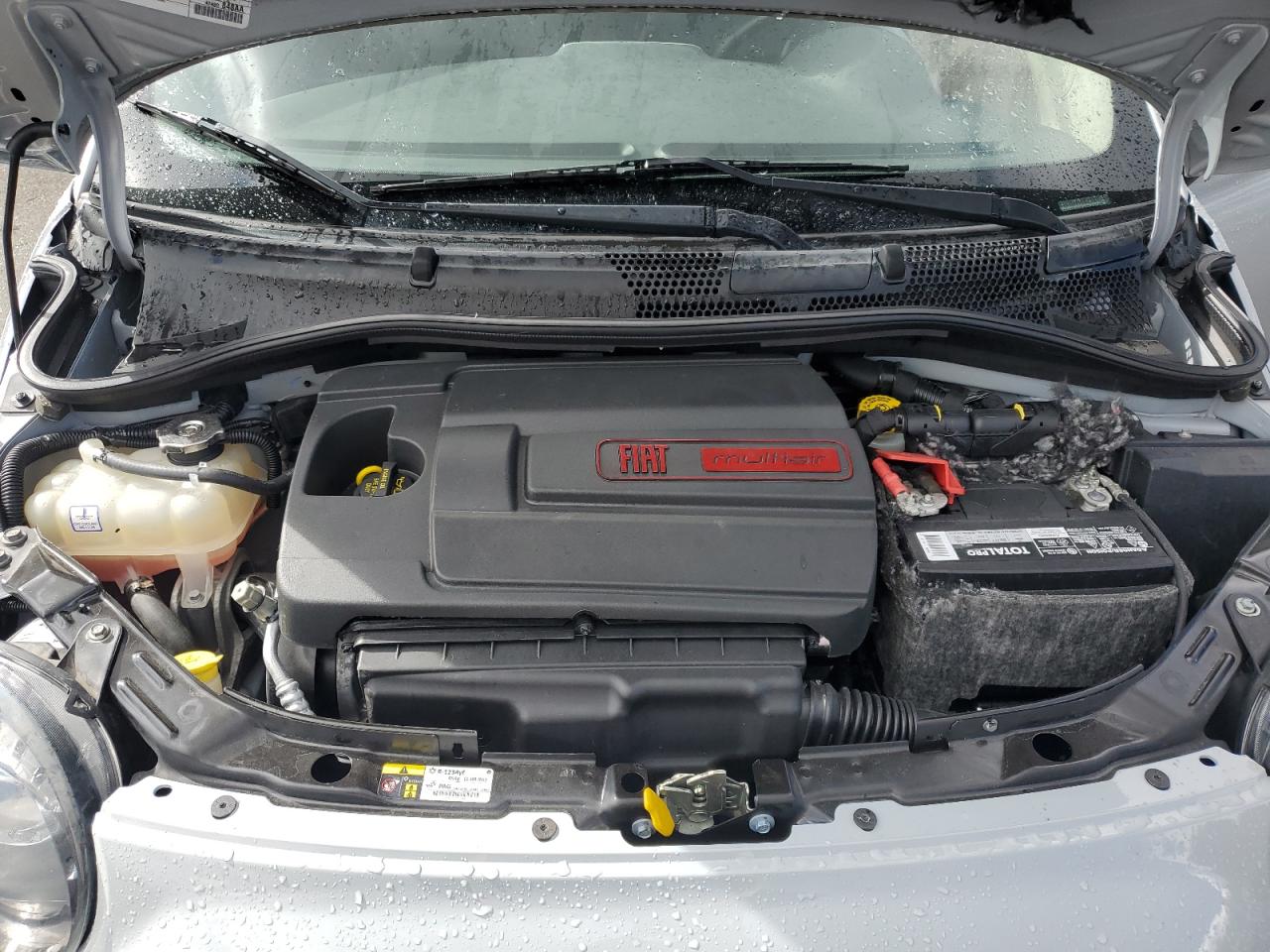 2017 Fiat 500 - Image 11
