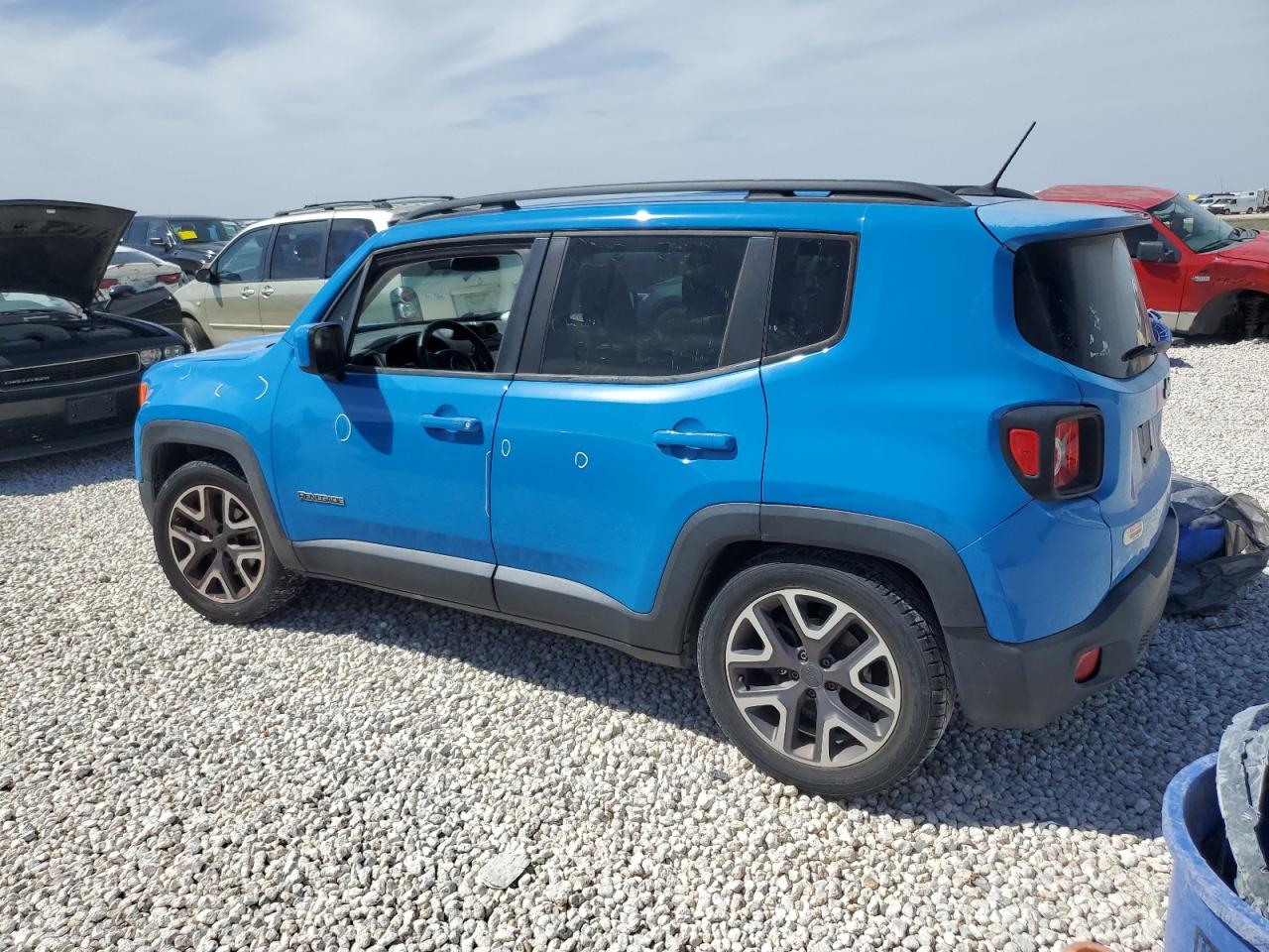 2015 Jeep Renegade - Image 2