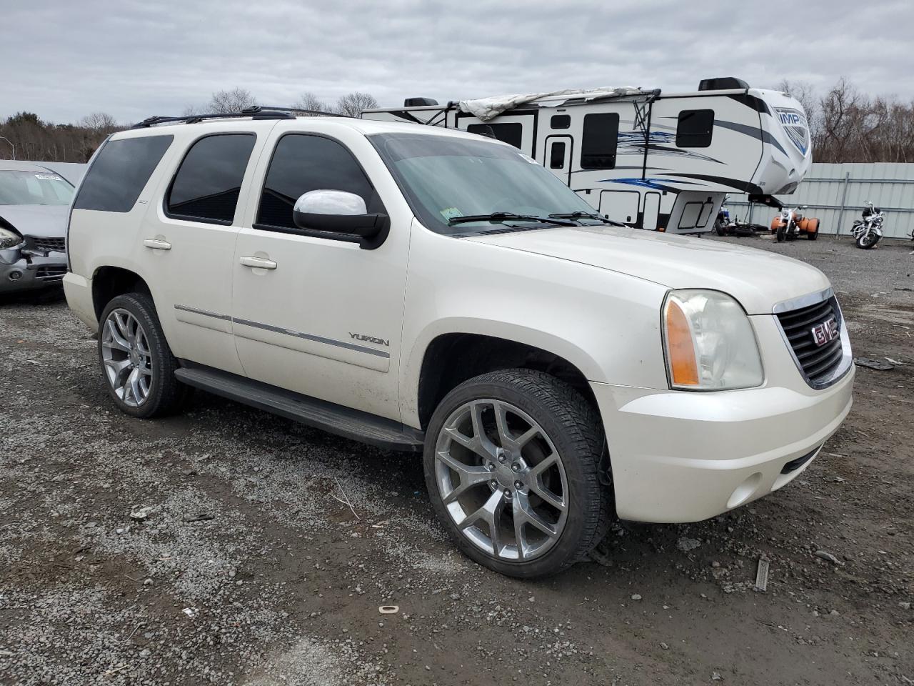 2012 GMC Yukon - Image 4