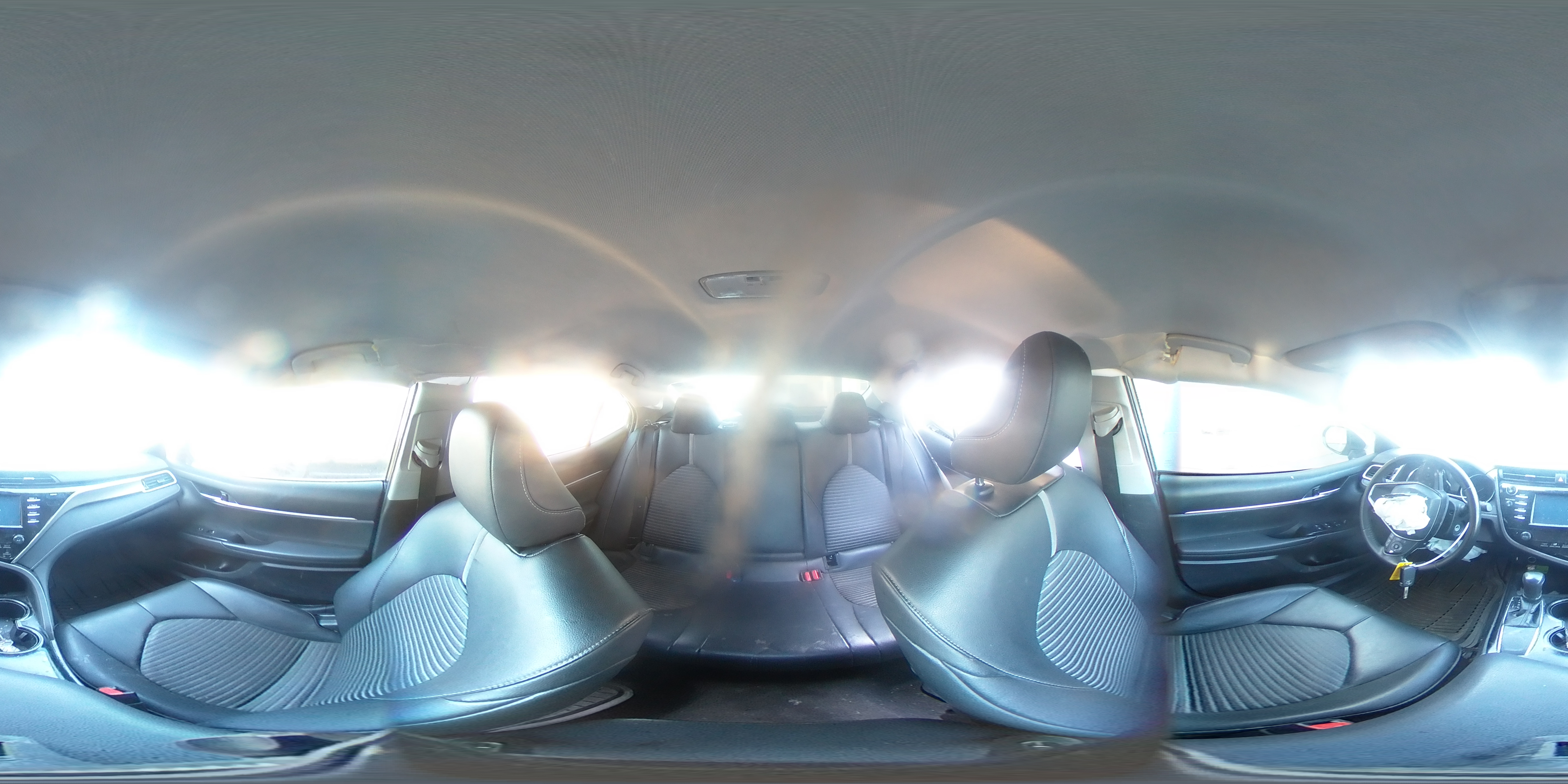 2018 Toyota Camry - Image 13