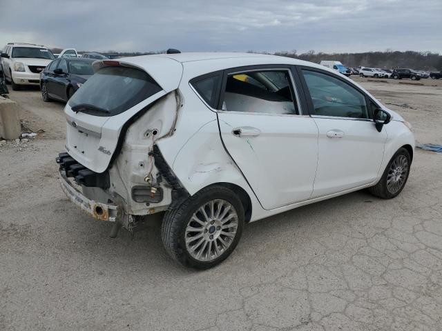 Hatchbacks FORD FIESTA 2014 White