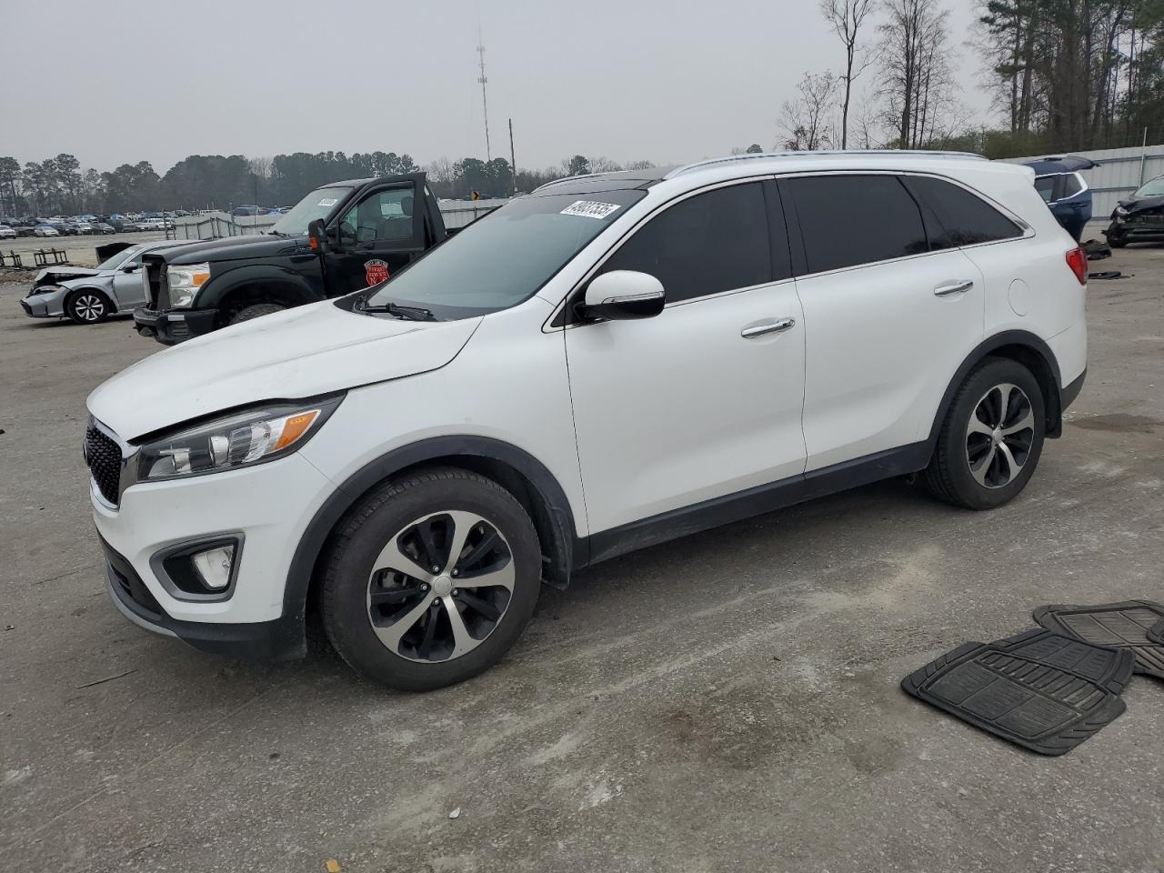 2016 Kia Sorento - Image 1