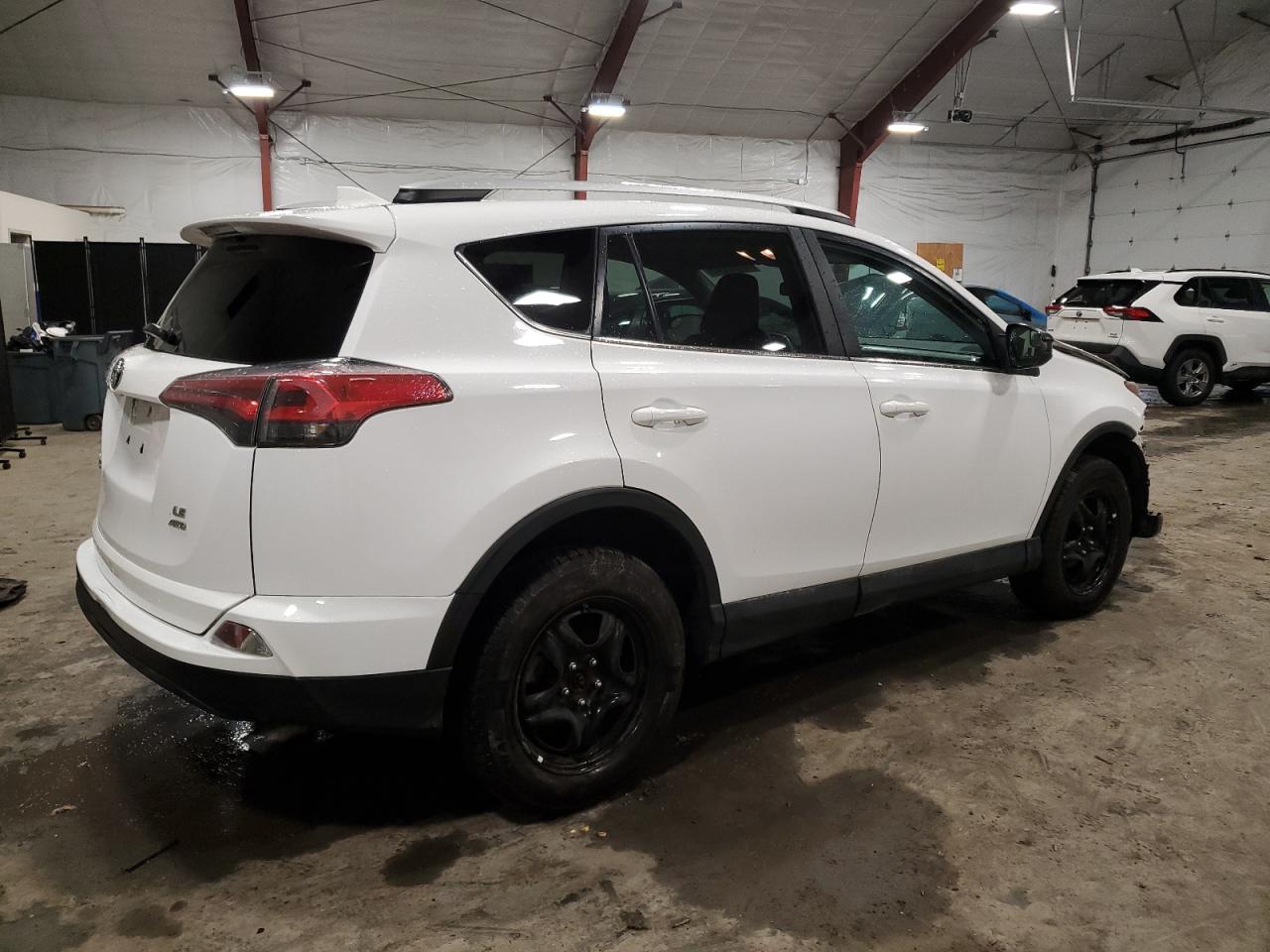 2016 Toyota RAV 4 - Image 3