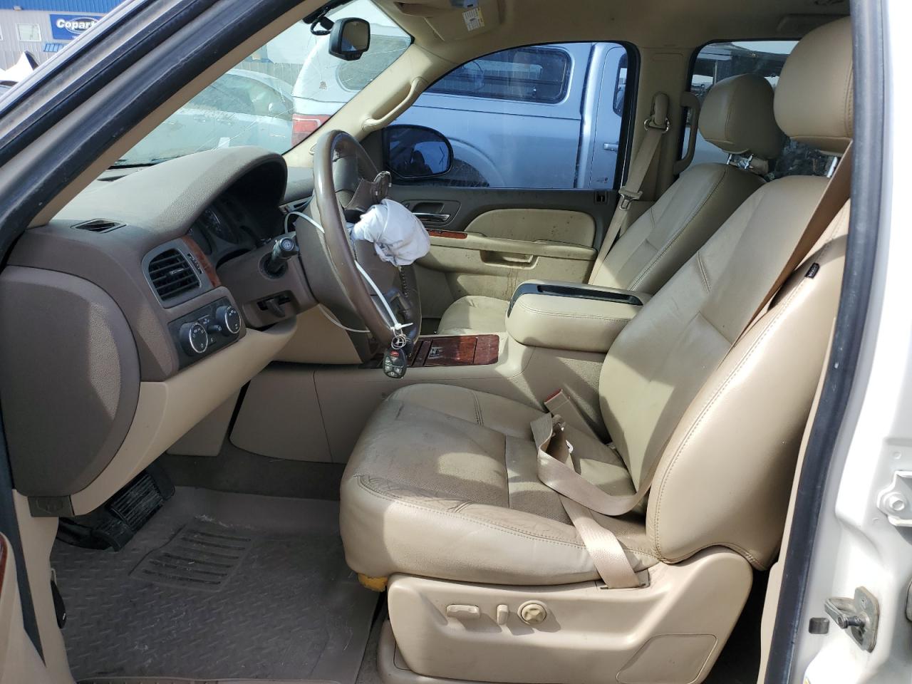 2010 Chevrolet Suburban - Image 7