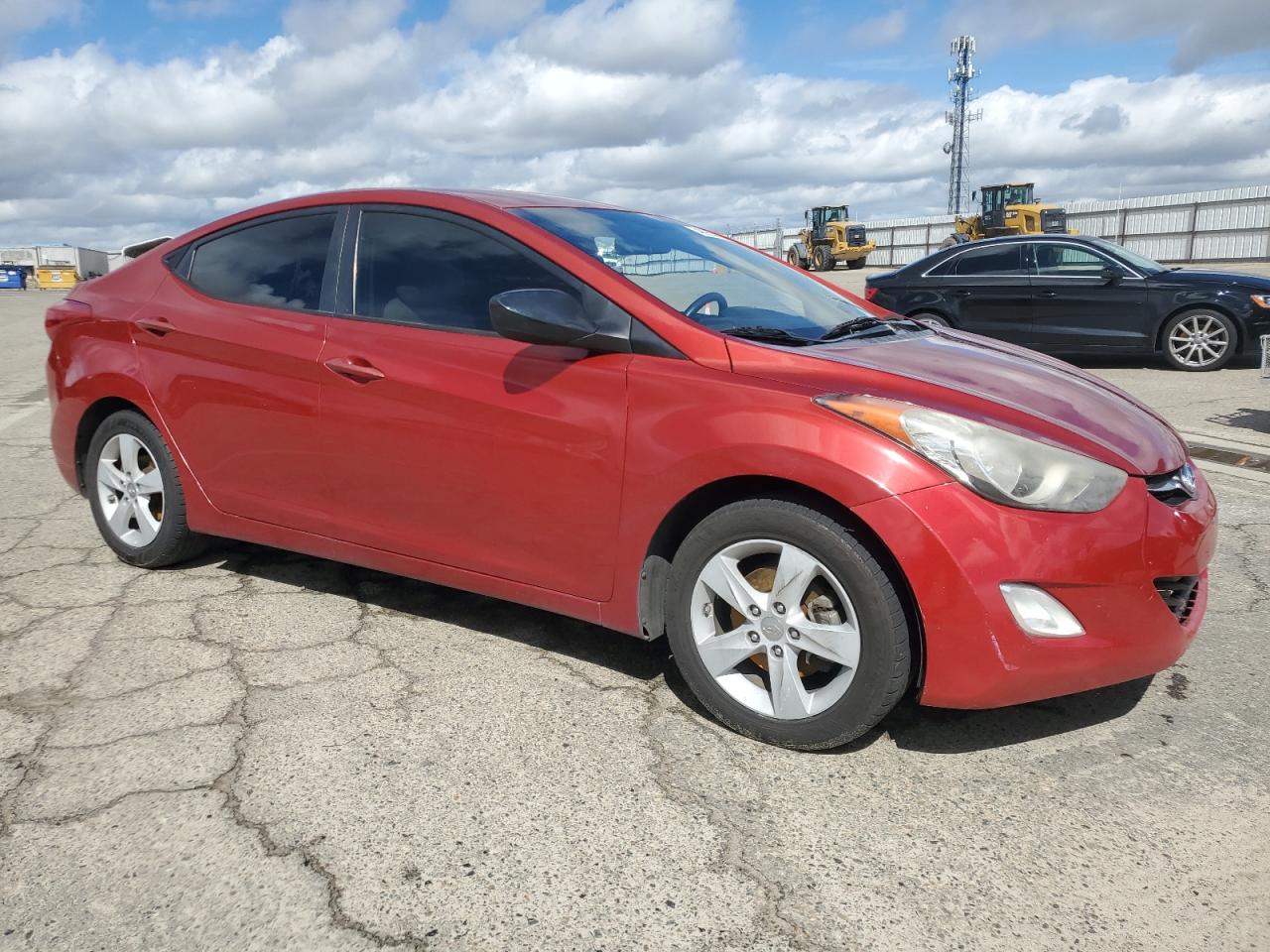 2013 Hyundai Elantra - Image 4