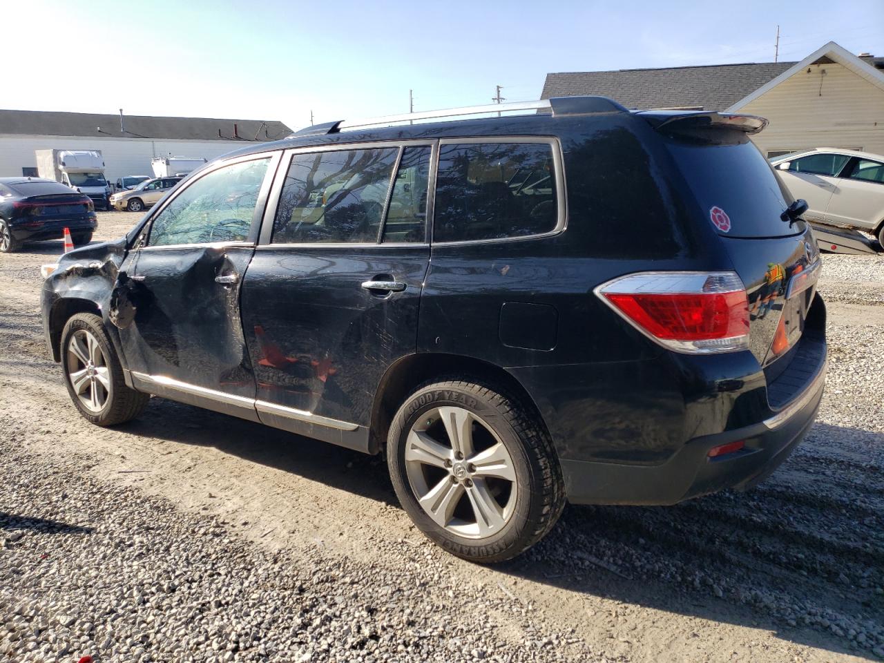 2013 Toyota Highlander - Image 2
