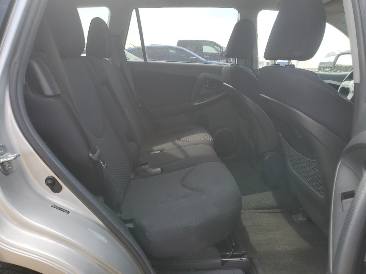 2012 Toyota RAV 4 - Image 11