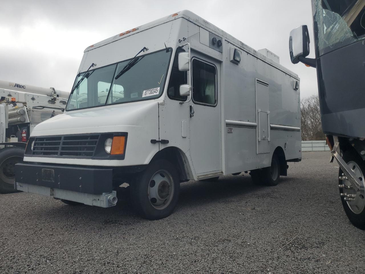 2001 Workhorse Custom Chassis Forward Control Chassis P4500 for Sale in Assonet, MA - Normal Wear