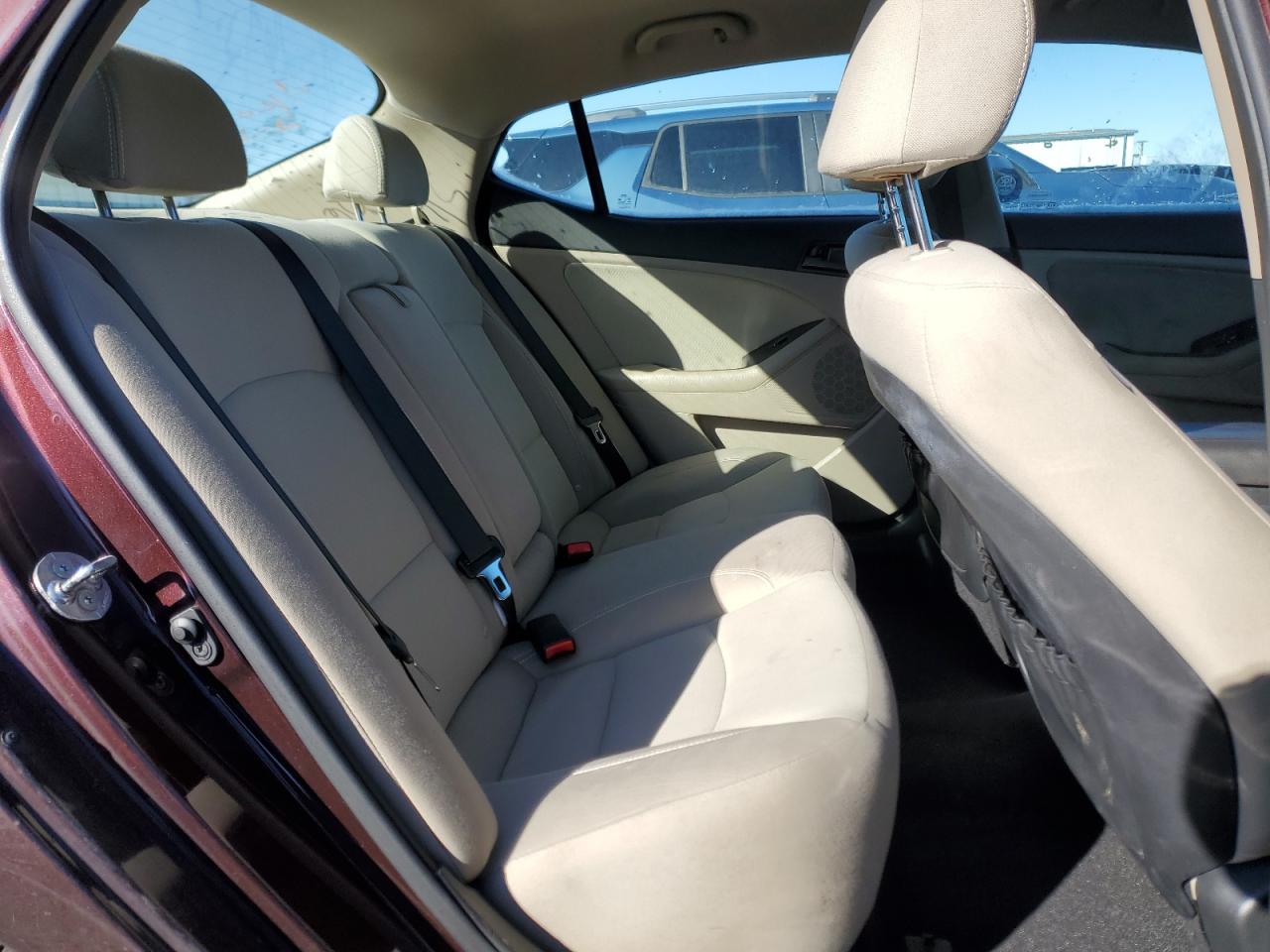 2013 Kia Optima - Image 10
