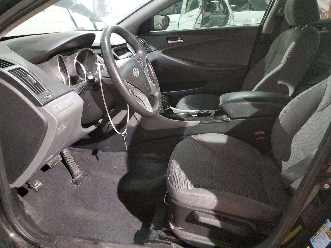 2011 Hyundai Sonata - Image 7