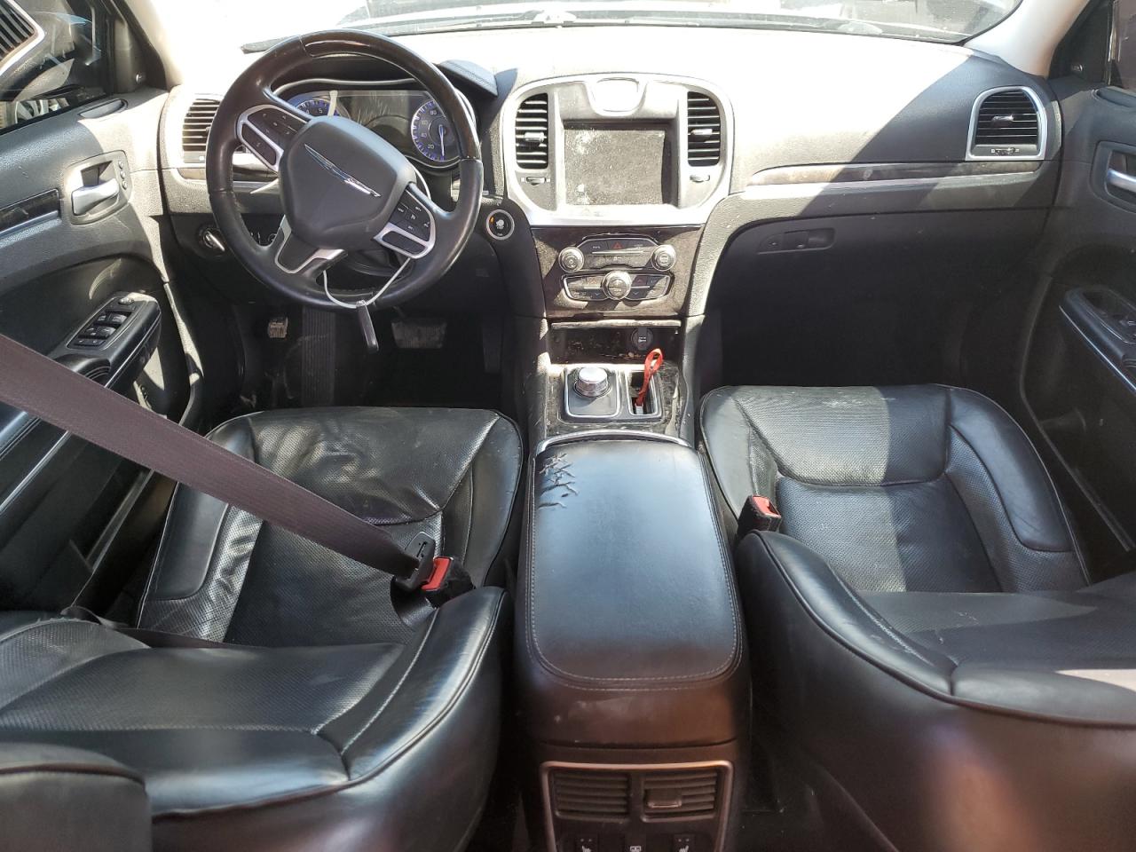 2017 Chrysler 300 - Image 8