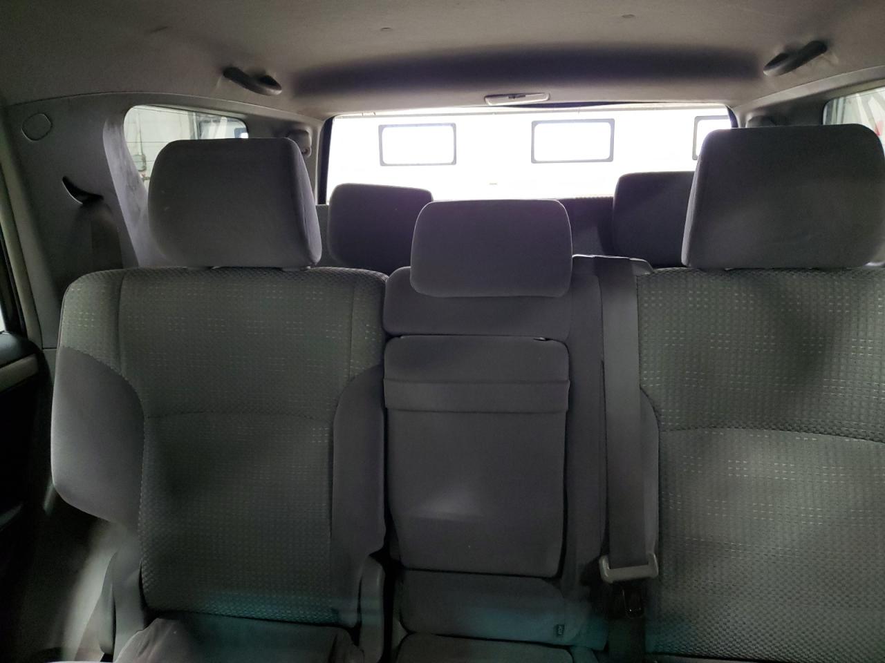 2004 Toyota 4Runner - Image 10