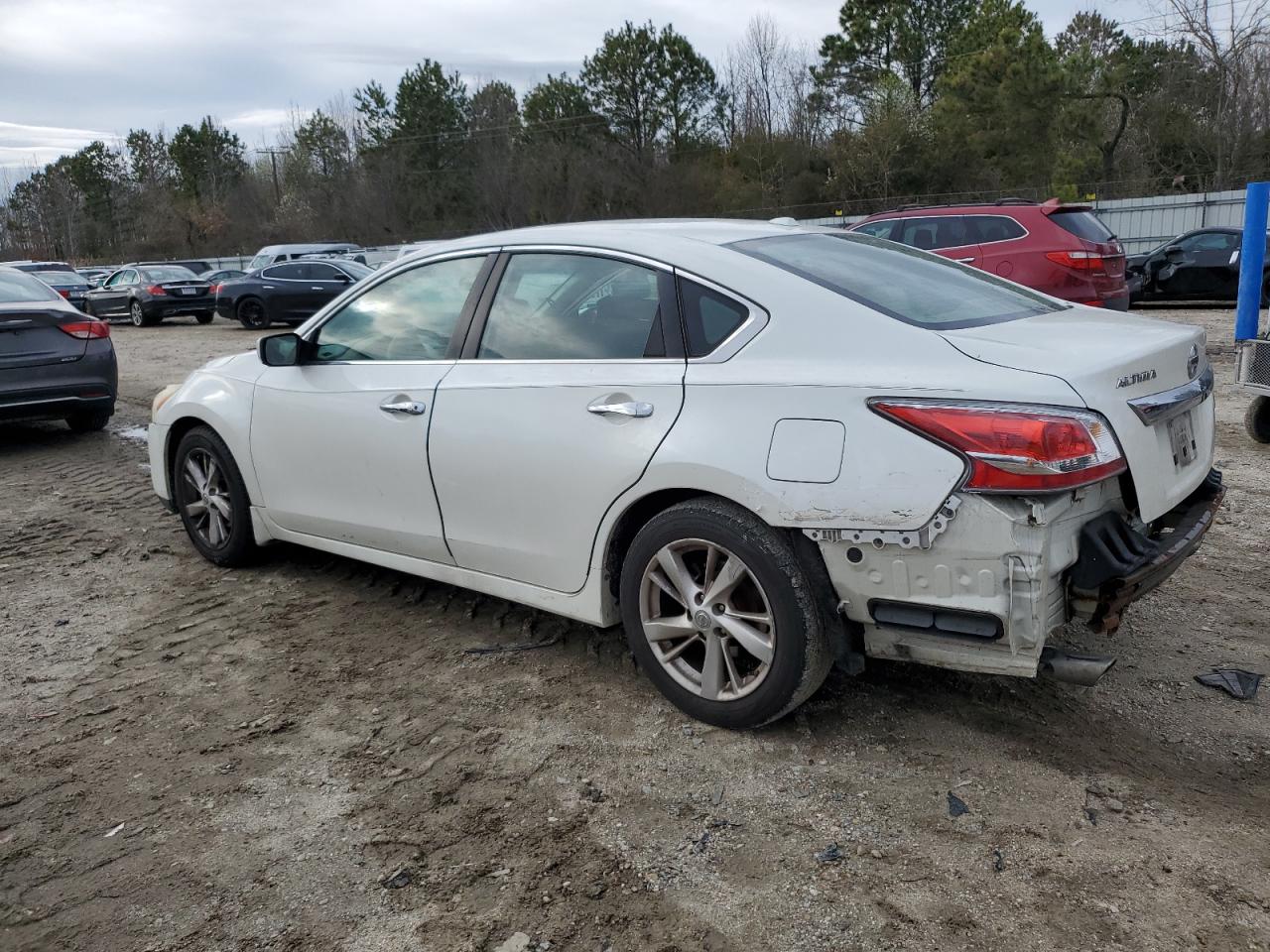 2015 Nissan Altima - Image 2